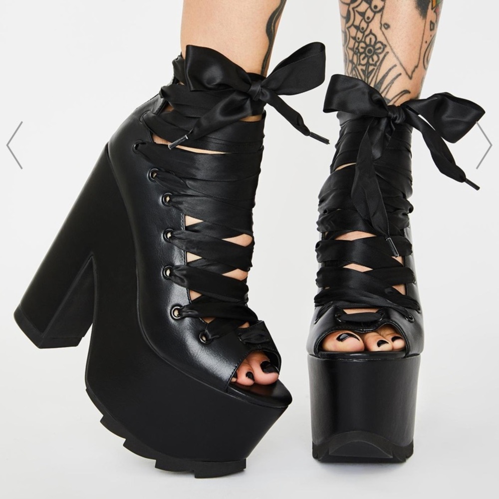 Doll kill ribbon wedges brand new